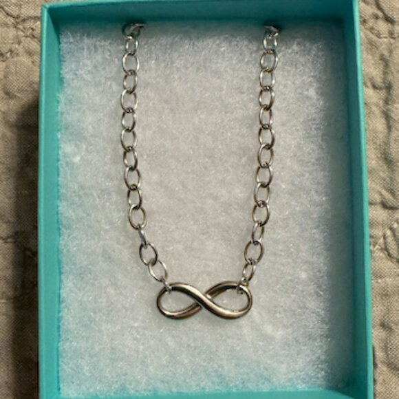 Tiffany Infinity Silver Necklace w/ Chunky Chain NWT (EXCLUSIVE!) - Picture 6 of 8
